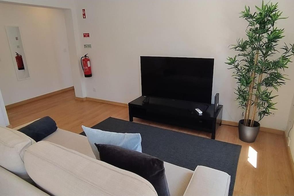 Lisboa/City/Sunny Apar/Metro/Airport/Wifi/Air Cond 외부 사진